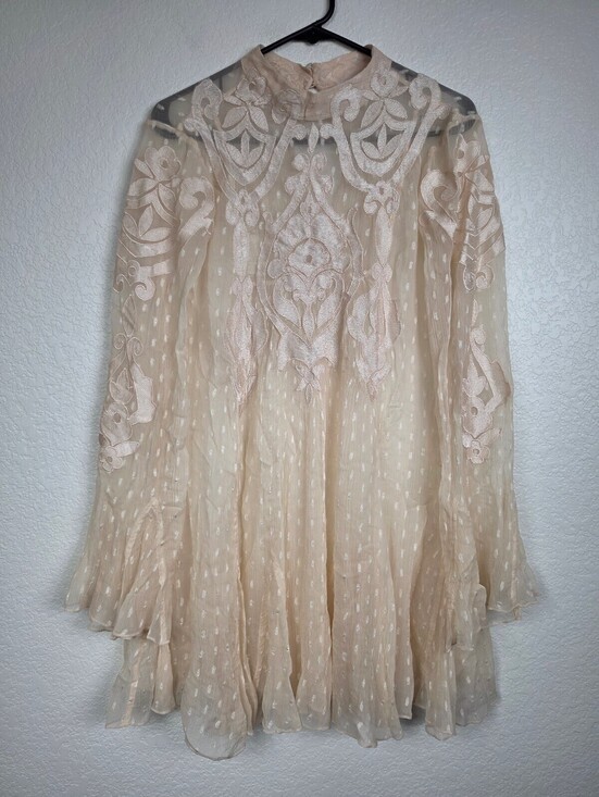 Free People Dresses & Skirts - Free People $250 Small Beige Embroidered Dress
